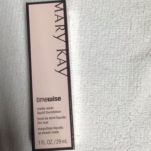 Mary Kay Timewise liquid foundation beige 3